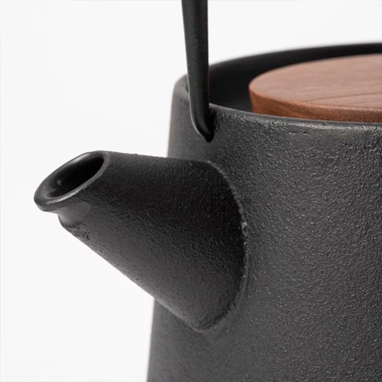 Tetu Kettle by Mokoto Koizumi - Image 2
